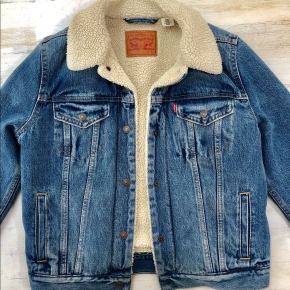 Levi’s Ex-Boyfriend Sherpa Trucker Jacket - Picture 3 of 5